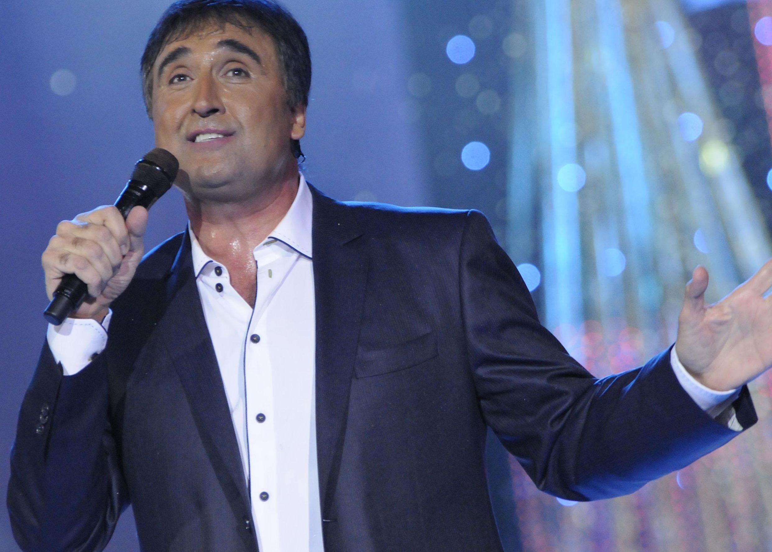 Веселин Маринов заприлича на бъчва, чукна 100 кг и феновете му го попиляха ВИДЕО