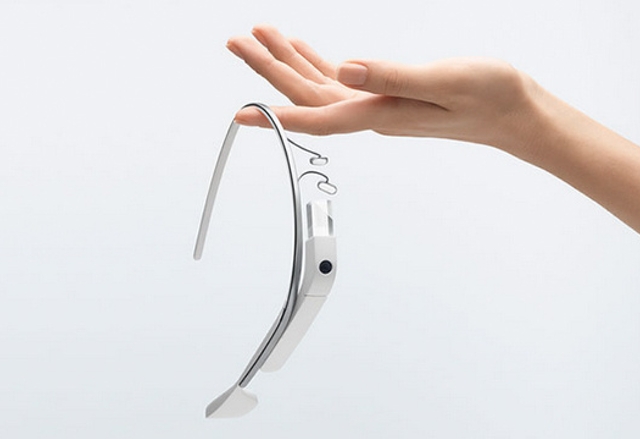 Втората версия на Google Glass идва през 2014