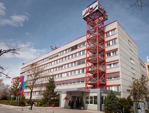 Метла в "М-тел"