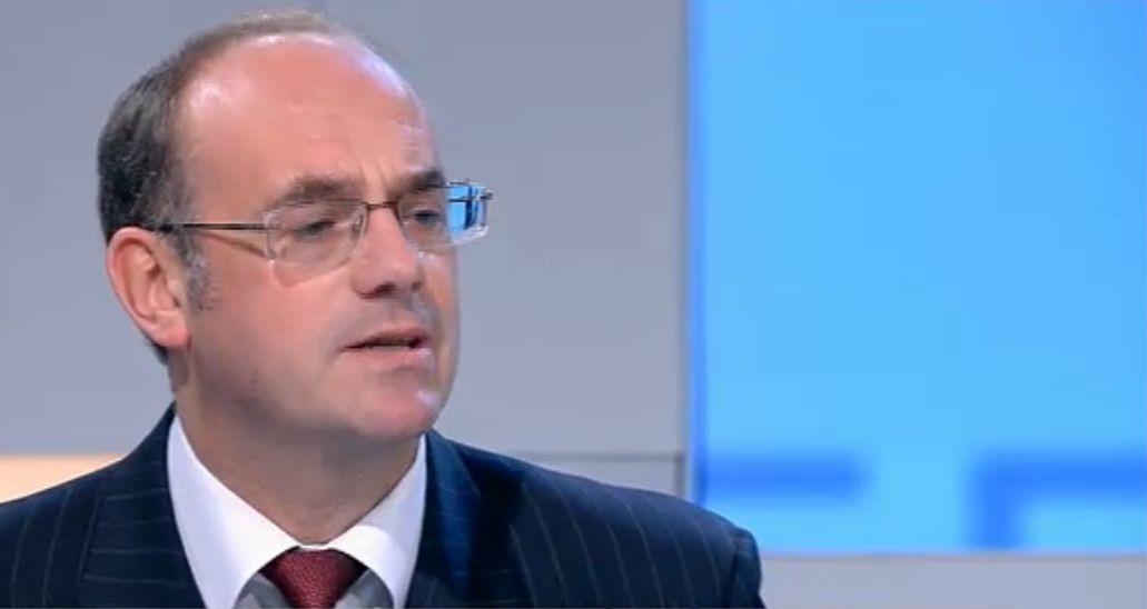 Знаков бояджия е тайният фаворит на Радев за президент!
