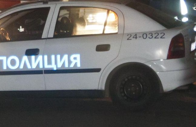 Сириец нахлу в магазин, хапе и драска продавачката