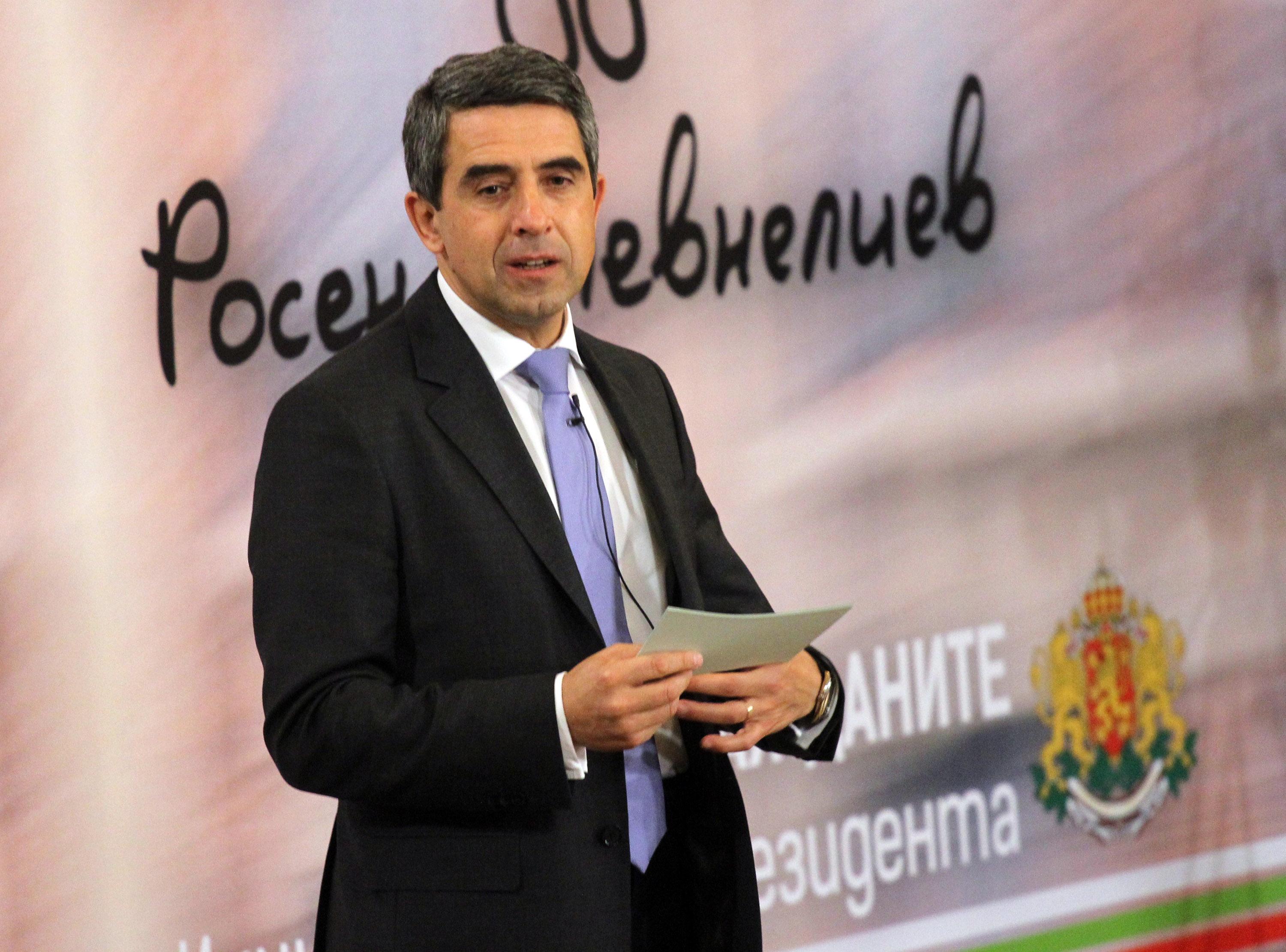 Плевнелиев без Прокопиев и Огнян Донев в Китай