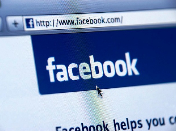 Facebook пуска четец на новини