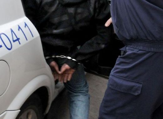 Издирват четирима след меле на селски мегдан