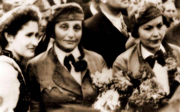 60 години ревност между Дора Габе и Багряна