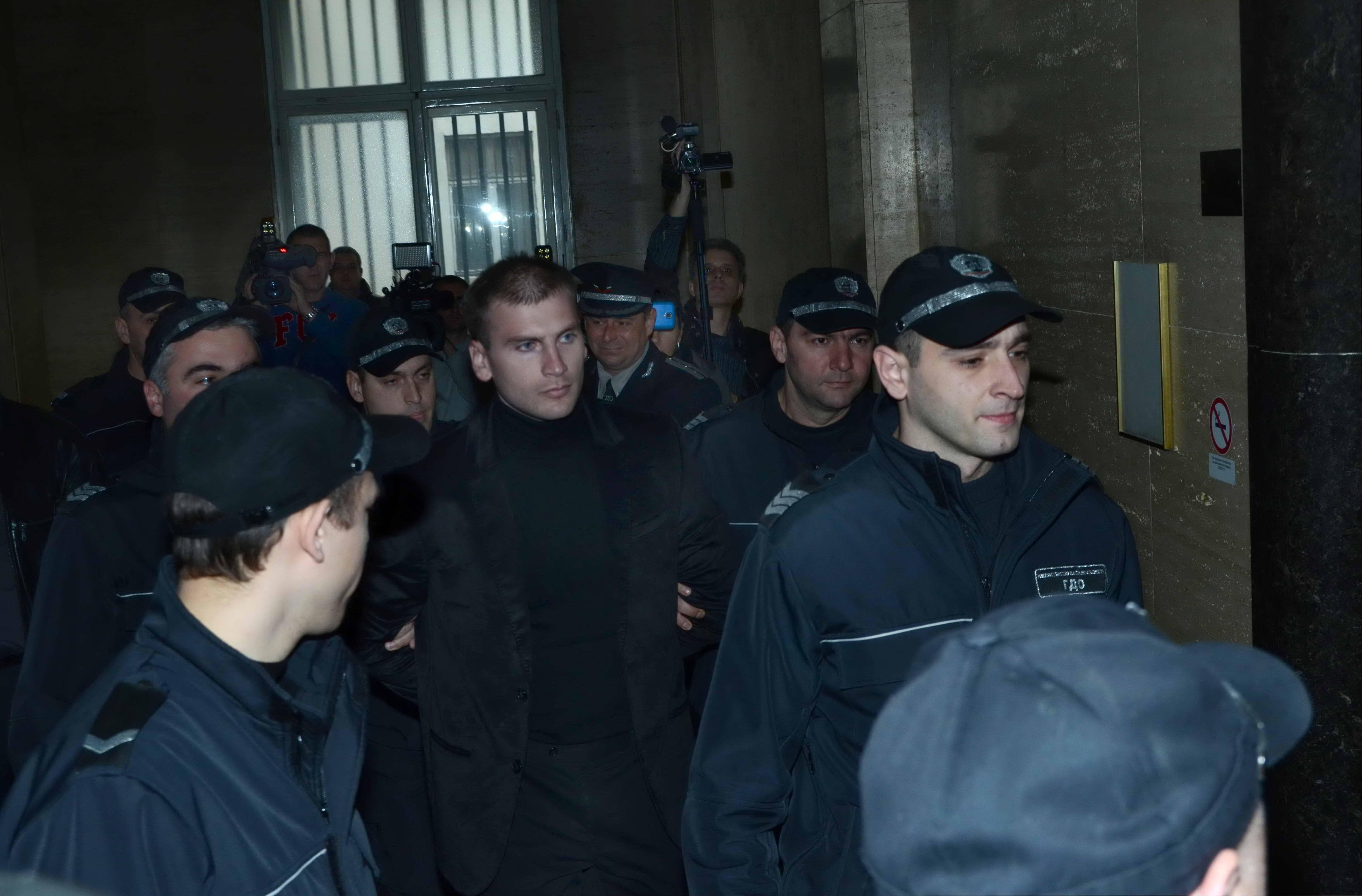 БЛИЦ TV: Октай Енимехмедов искал Доган да се изпусне
