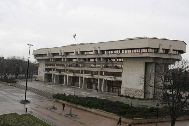 Починало бебе през 1976 г. се води живо в Русе