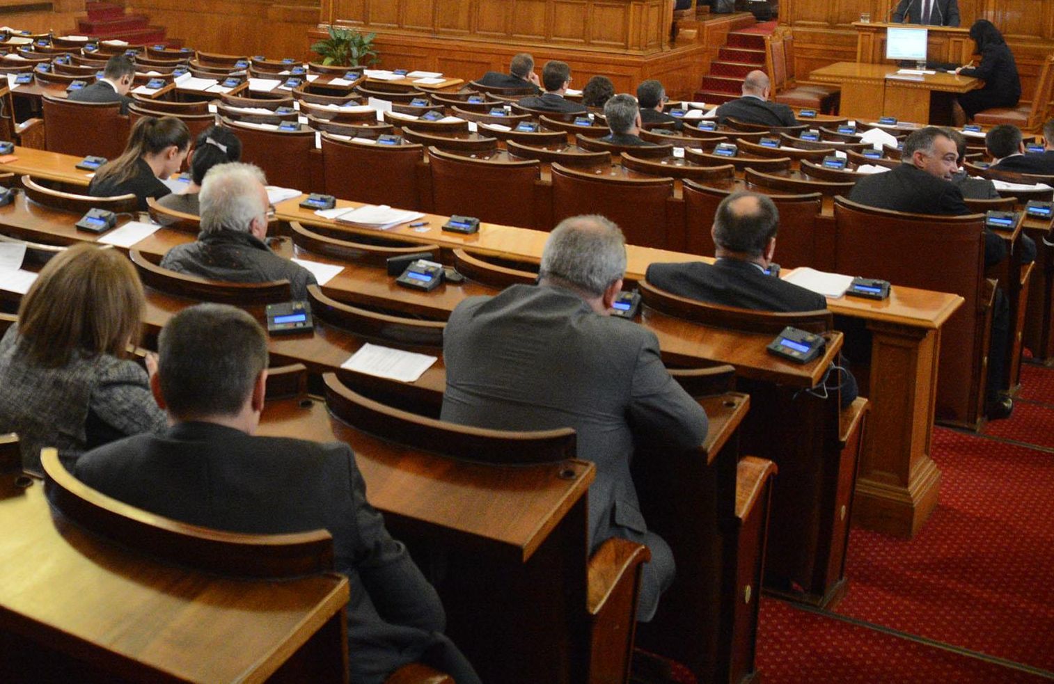 Среднощно решение в парламента: 5% праг за преференцията на евроизбори