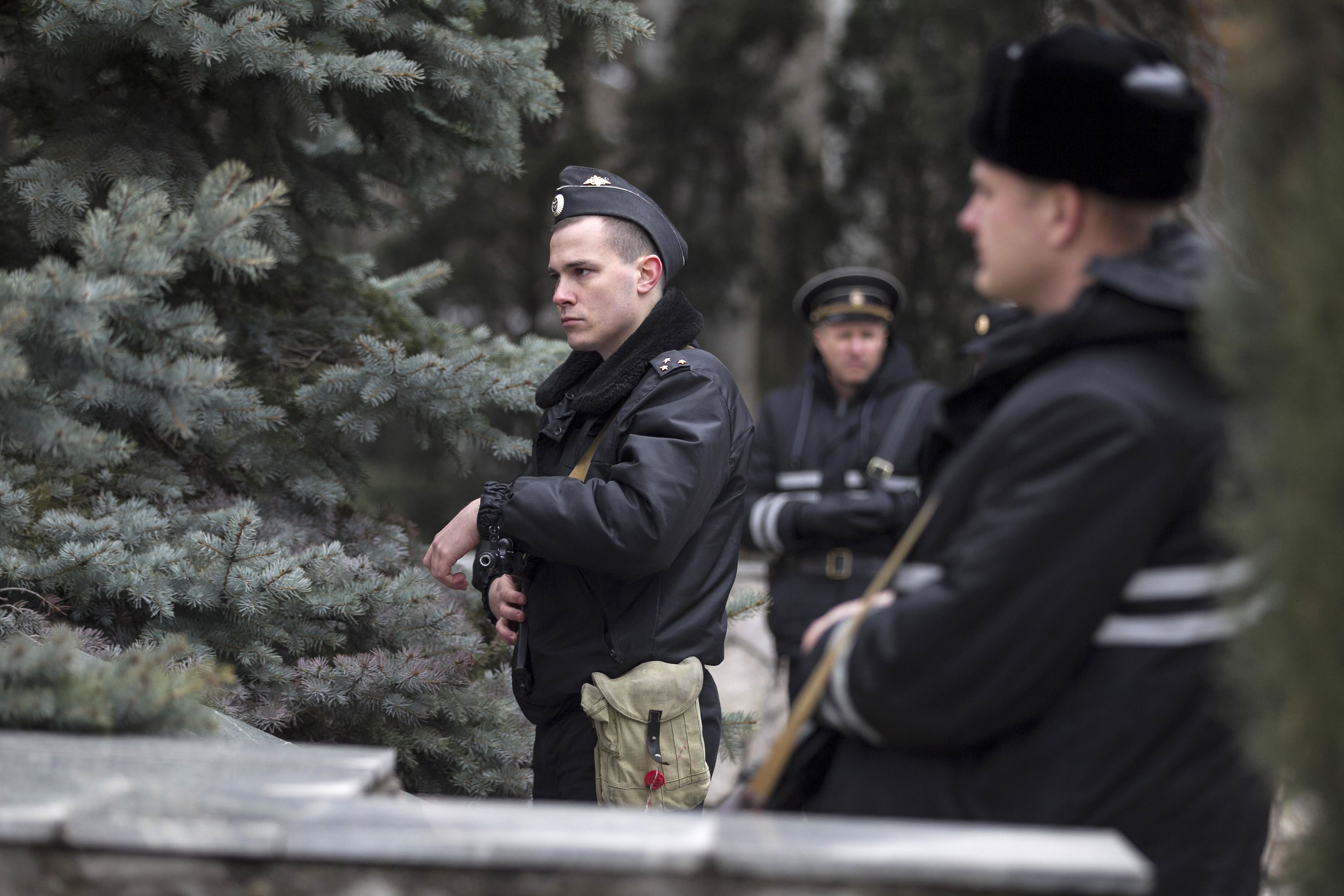 Военни машини шетат из Симферопол