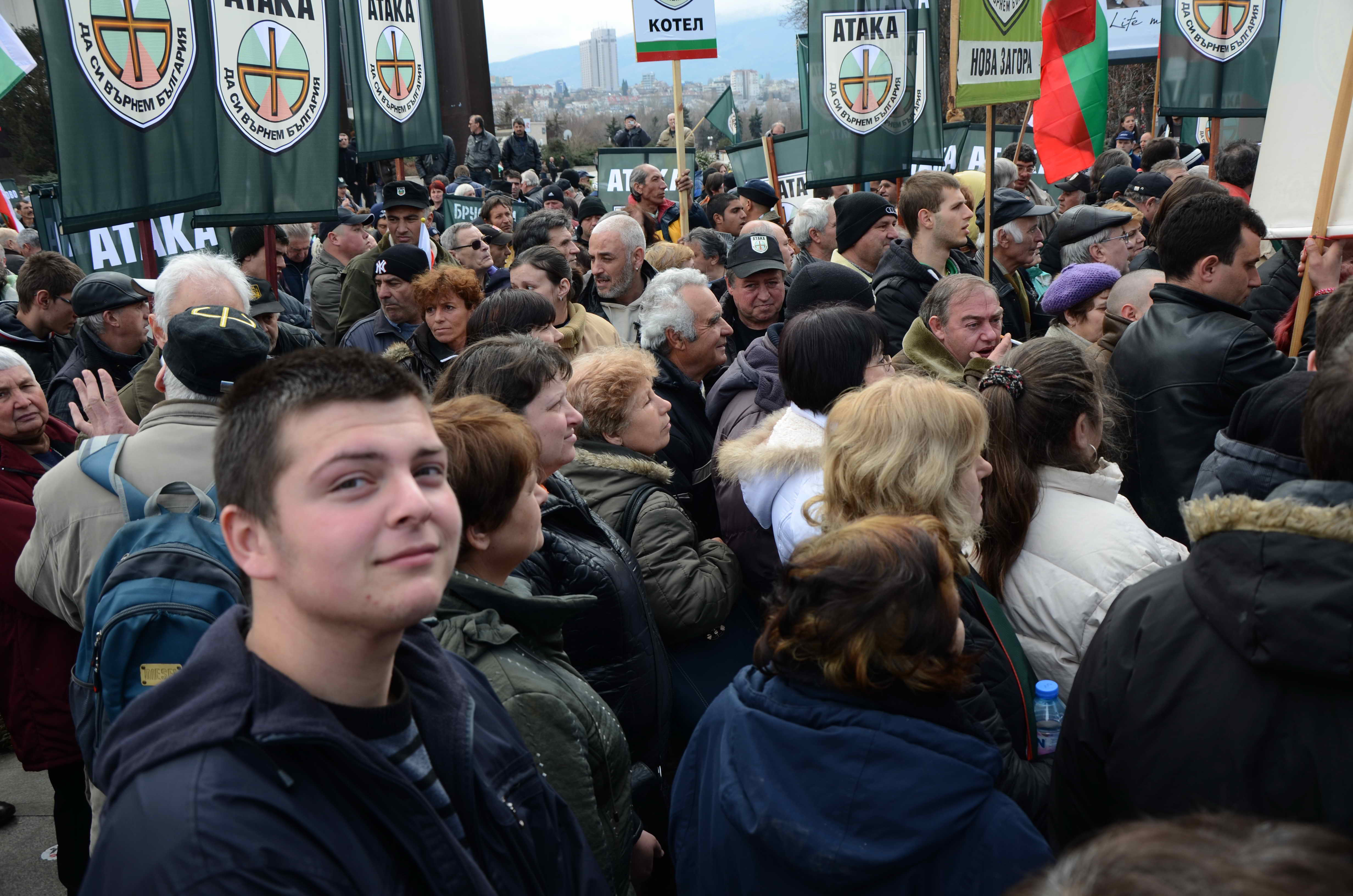 БЛИЦ TV: "Атака" почете 3 март с "Долу европедерастията"