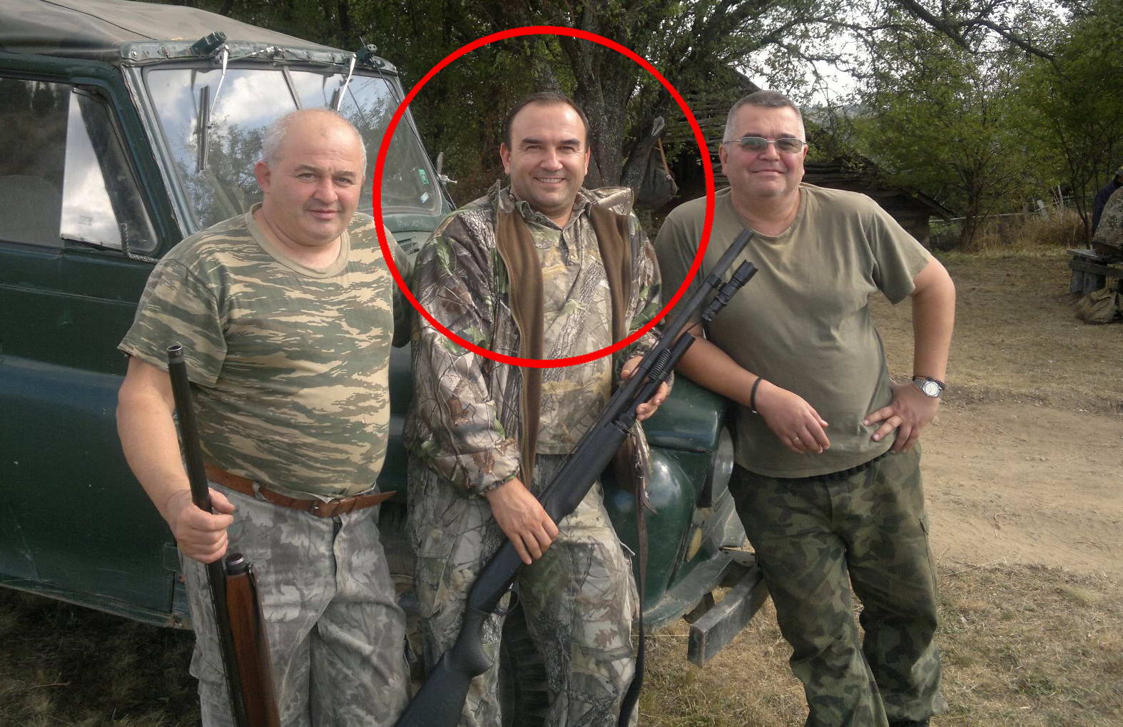 Кметът на Своге поръчал на Главата да подпали фамилна кола на областния управител Емил Иванов? 