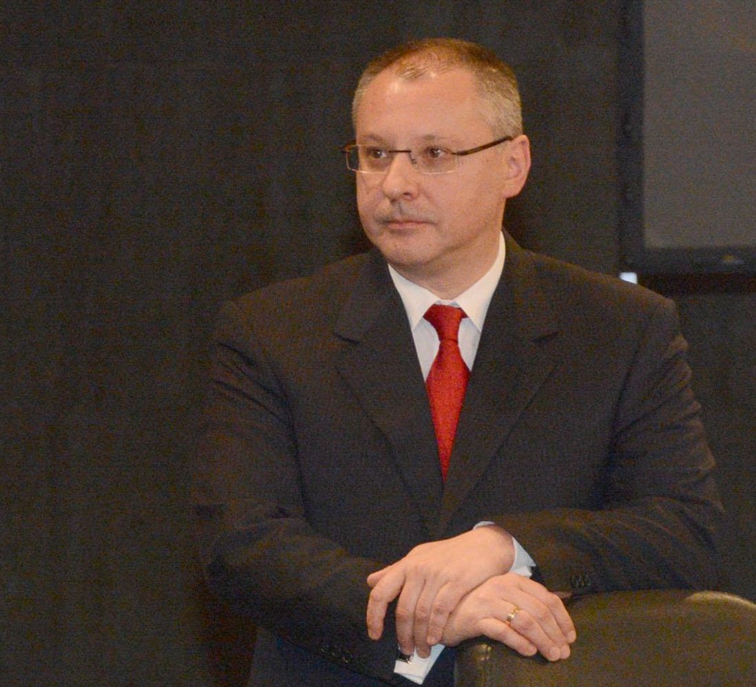Станишев официално поведе листата за евровота