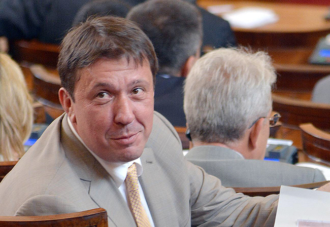 Явор Куюмджиев: Няма да позволим ЕРП-тата да ни правят на маймуни