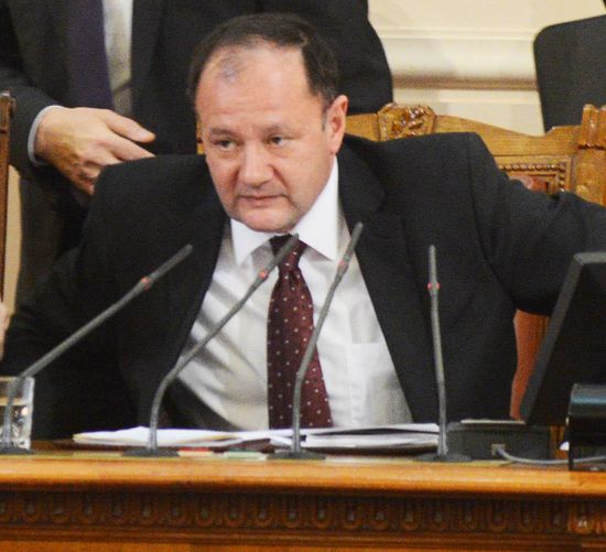 Парламентът на нож с президента за ЦИК 