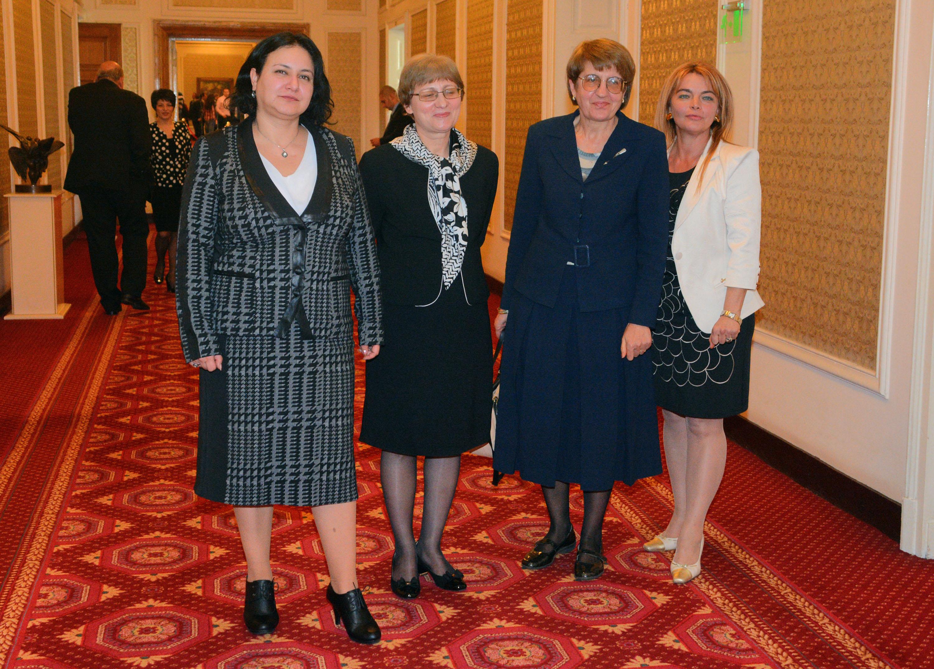 Депутатите ще заседават извънредно на Благовещение