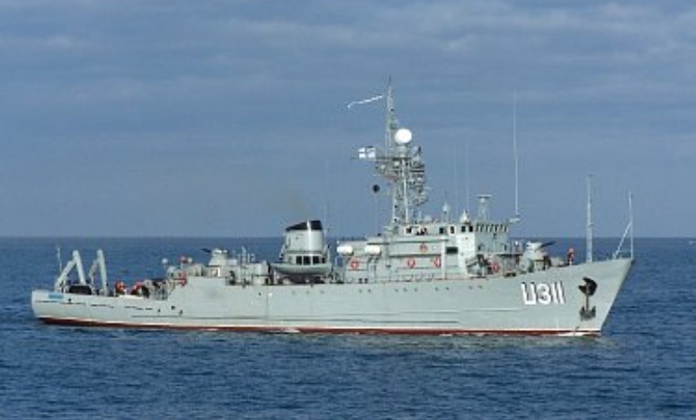 Въоръжени взимат на абордаж украински кораб в Донузлав