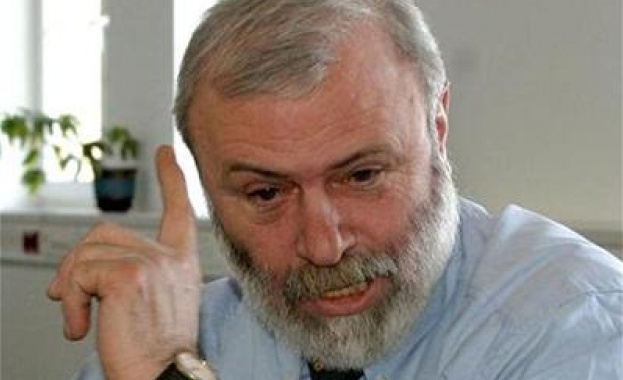 Проф. Драгомир Драганов: Ще удуша всеки, който казва на внучката ми, че може да е лесбийка, педераст или трети пол!