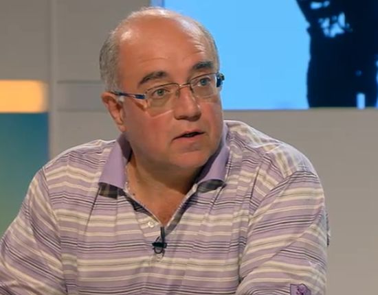 Социологът Кънчо Стойчев с остра критика към Валери Симеонов заради заведенията по морето