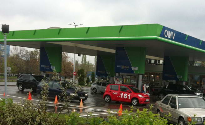 Шофьор плати 200 лв. сметка в OMV, пред тоалетната го чакаше неприятна изненада 