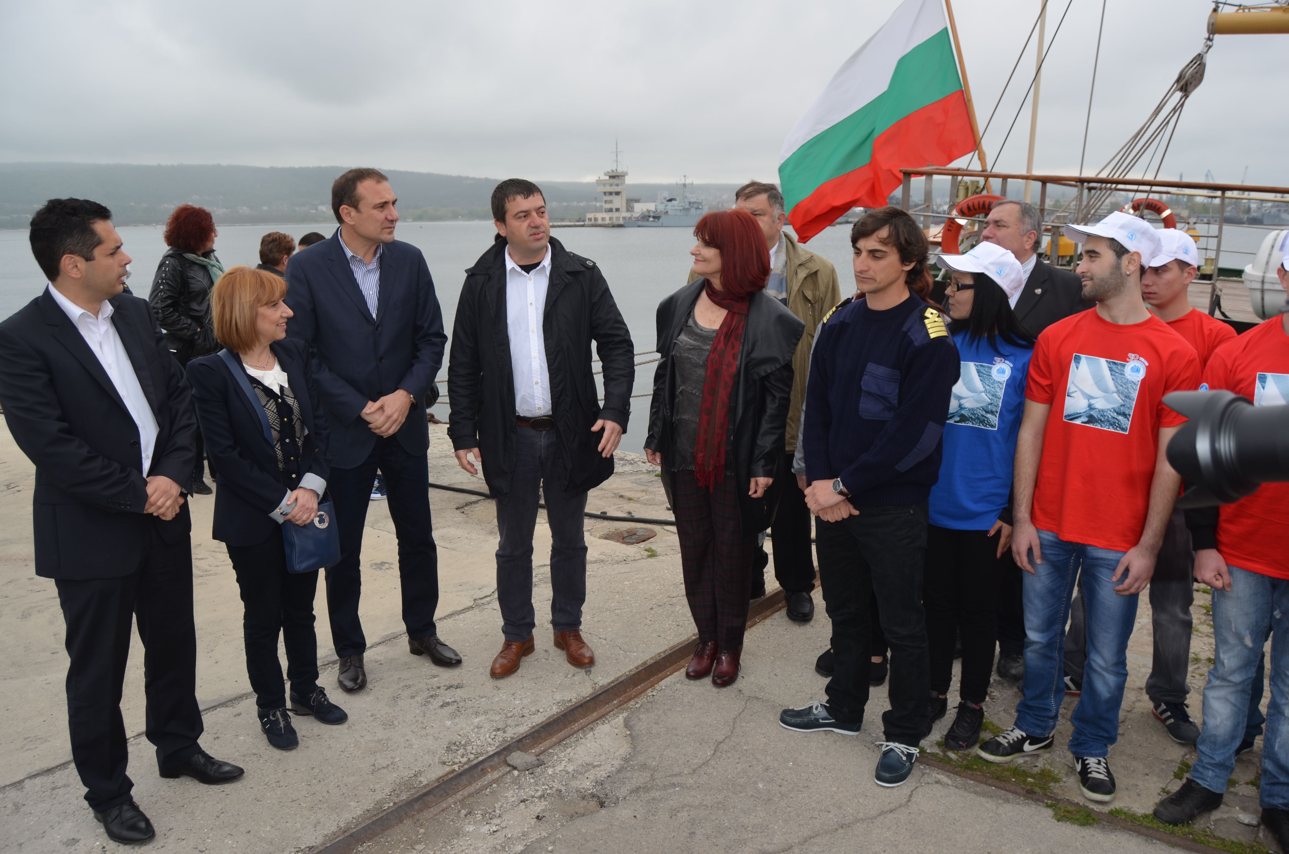 Борислав Гуцанов подпомогна ученици, които ще участват в регатата "Тол шипс"