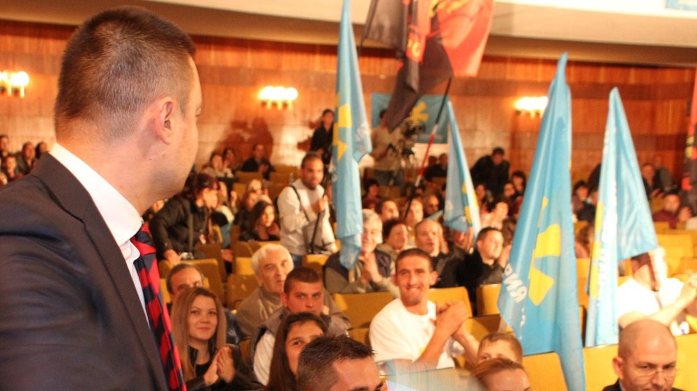 Бареков: За БСП, ДПС и ГЕРБ политиката е софра - да ги изметем