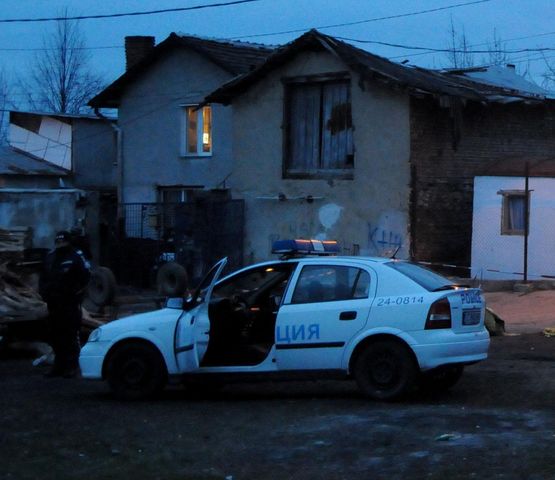 Наркоман изтезава баба Здравка и дядо Борис за чифт галоши и шише олио
