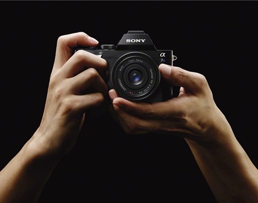 Sony обявиха цената на Alpha 7S, очаквано скъп е 