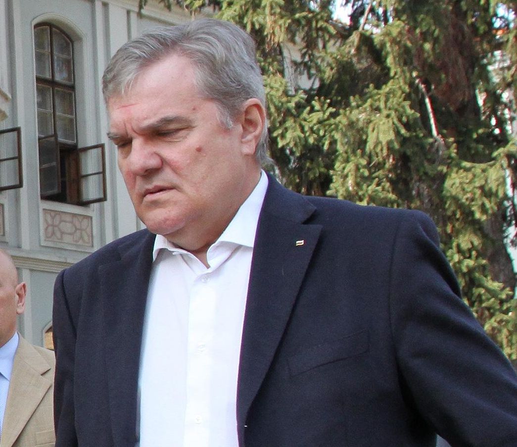 Pyмен Петков разпитван в СДВР половин час днес 