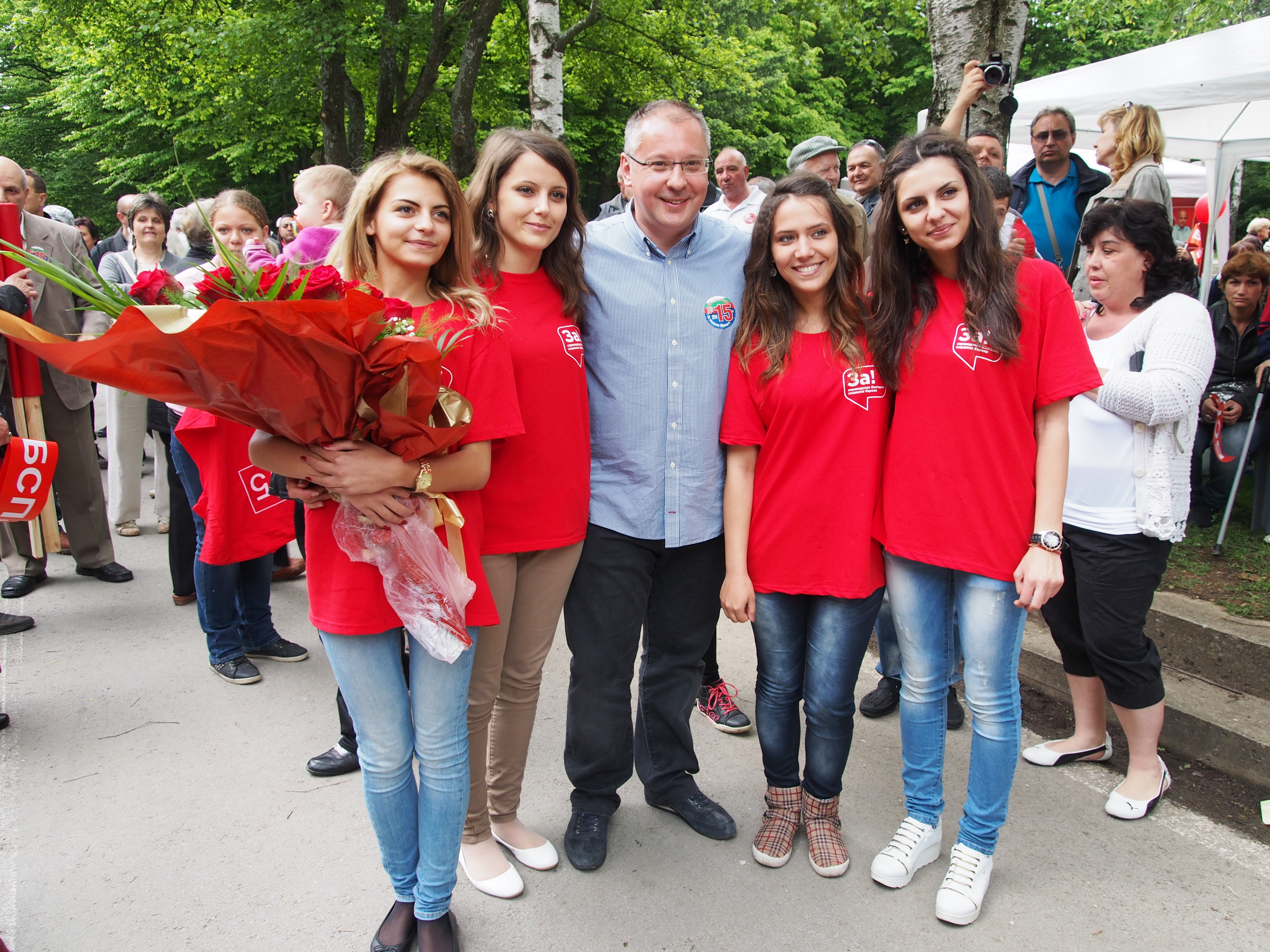 Хиляди посрещнаха Станишев на Шуменското плато