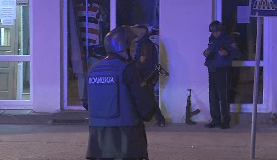 Протест срещу убийство на абитуриент в Скопие излезе извън контрол (СНИМКИ/ВИДЕО)