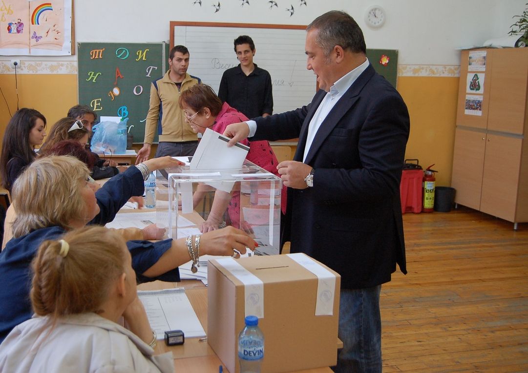 Слави Бинев гласува, за да има български патриоти в ЕС