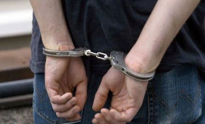 Първо в БЛИЦ: Младеж наръга жена на пазара "Димитър Петков" 