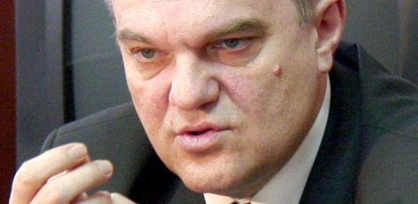 Румен Петков: Орешарски се е договорил с американците да го държат на власт