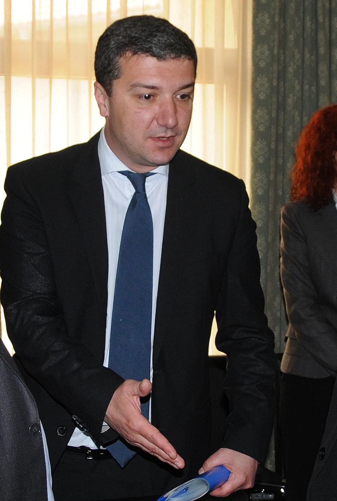 Скандалите продължават! Драгомир Стойнев отговори на призива на ГЕРБ да слушат Станишев