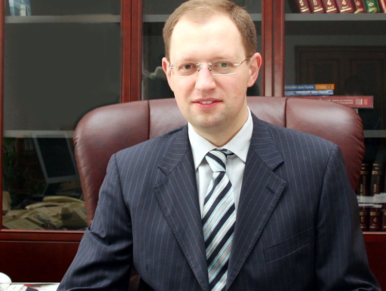 И Украйна готви санкции за Русия, каза Яценюк