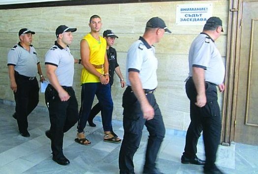 Анаболи или амфети накараха Димитър да убие баща си и да нокаутира майка си в болницата?