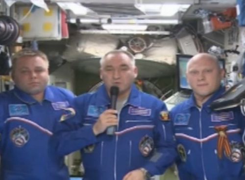 Руснаците се поздравиха от космоса с Деня на знанието (ВИДЕО)