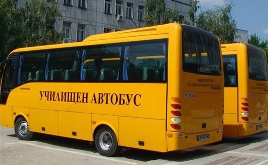 Проверяват всички училищни автобуси