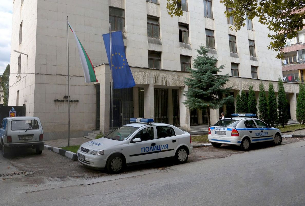 Млад мъж издъхна в районното в Троян 