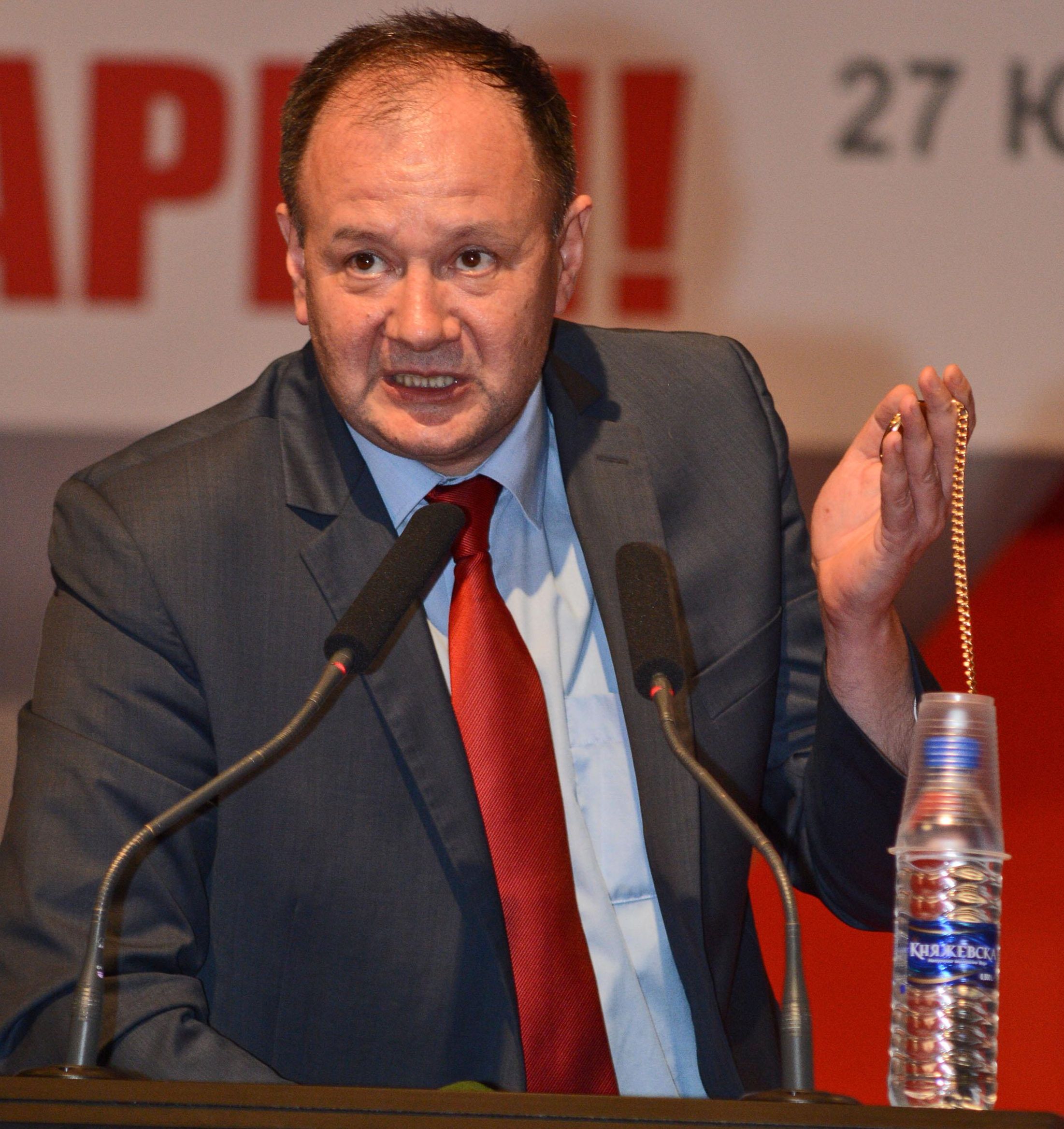 Миков иска от Плевнелиев стенограмите от консултациите за КТБ и държавните финанси