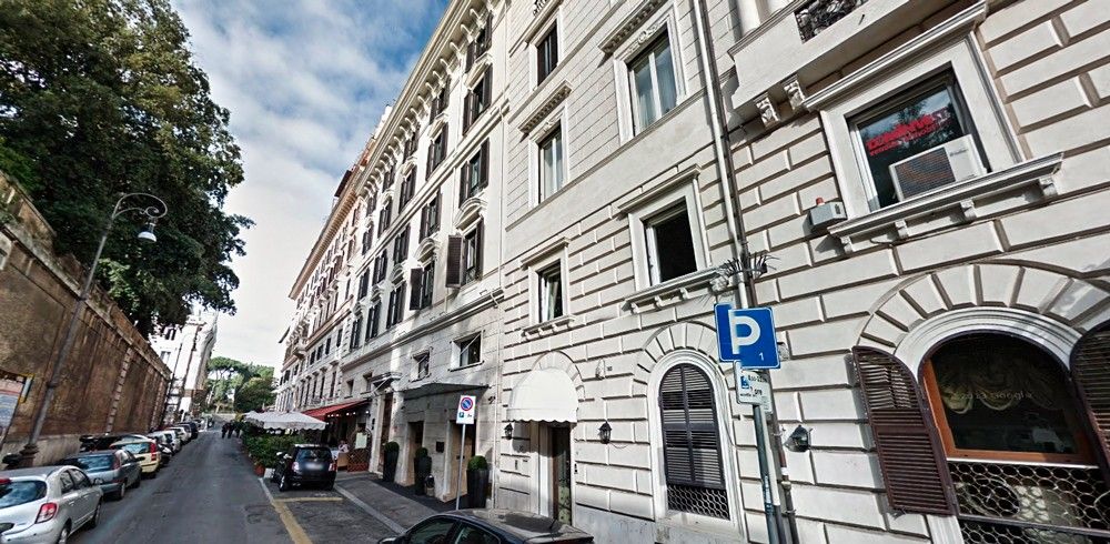 Паника в Рим! Затвориха два централни магазина заради терористична заплаха 