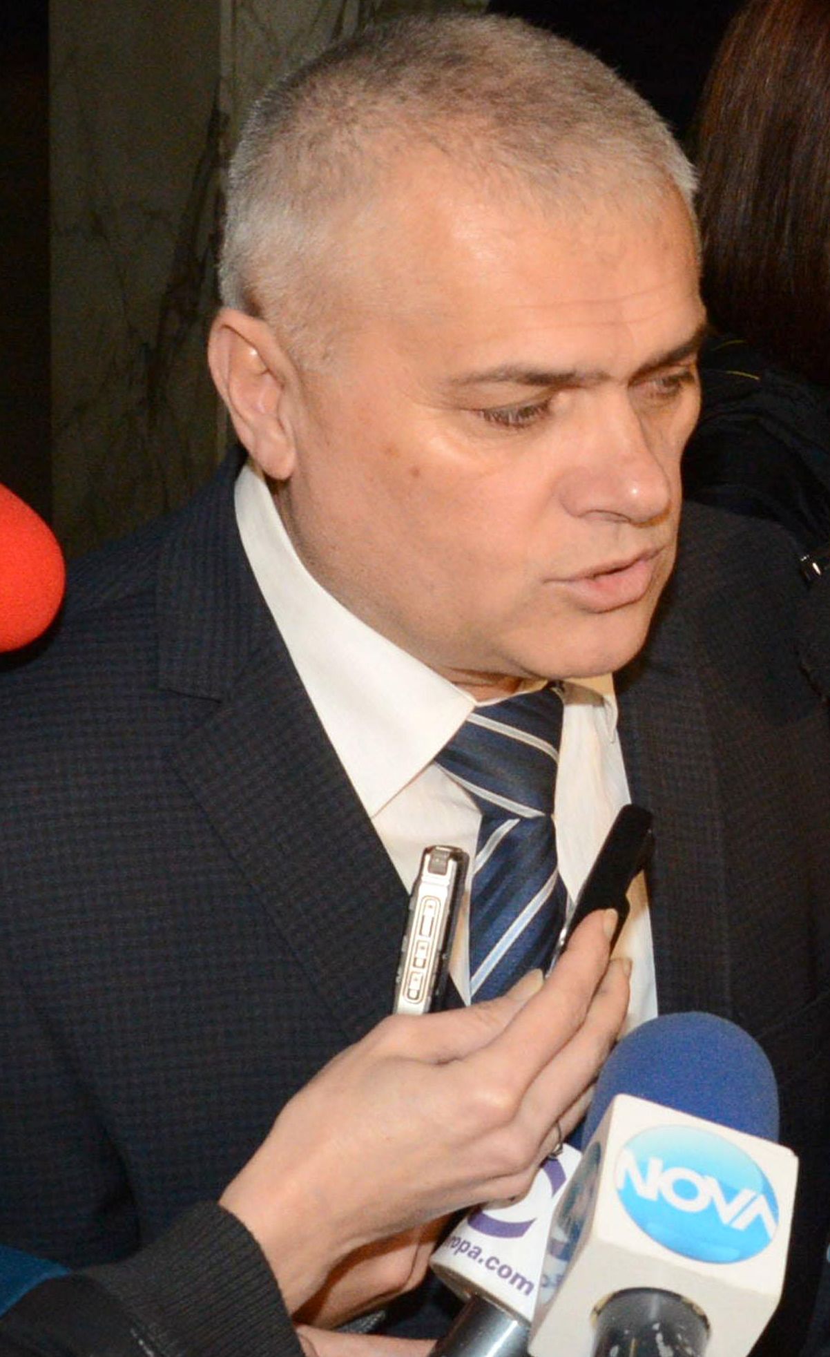 Експерт: Чакаме "Горни Лом 2", във ВМЗ-Сопот са назначени 300 цигани