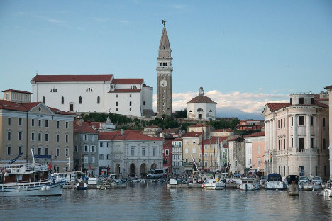 Словенците ви слушат на български, а отговарят на италиански