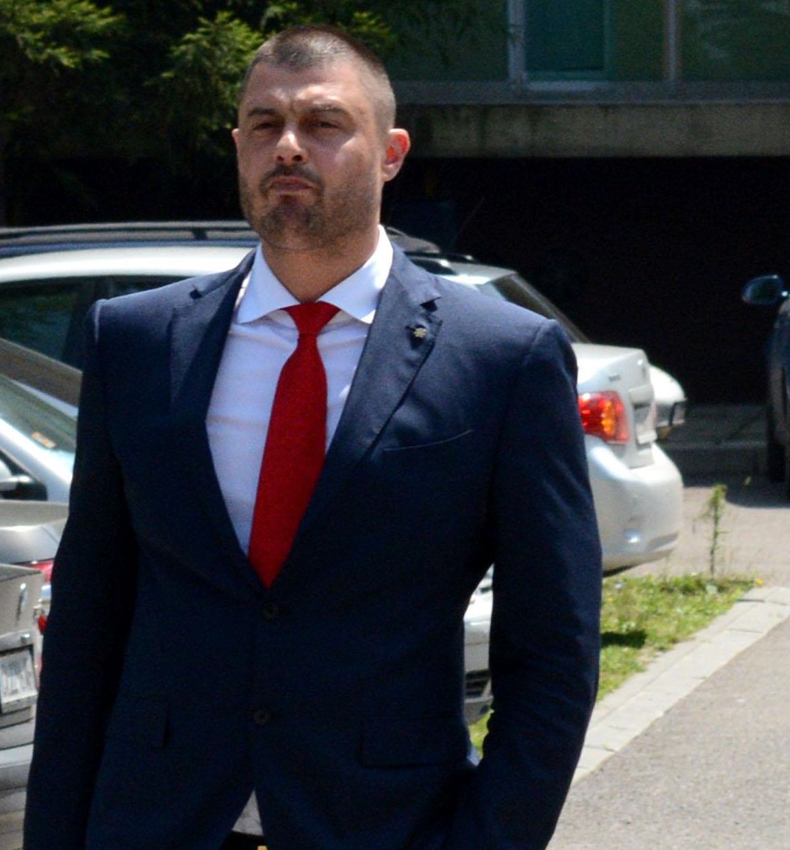 Бареков си сложи егото зад вратата и издаде с кого е готов да преговаря 