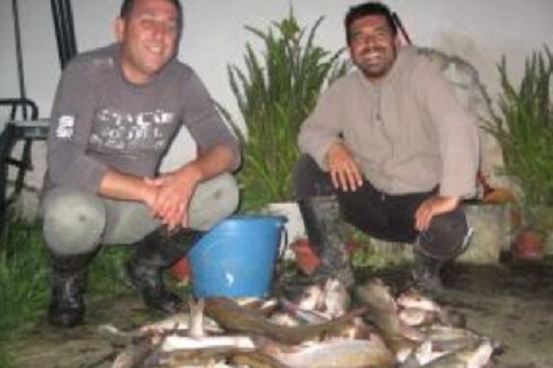 Двама се върнаха с 42 кила мрени и скобари от потайно място на Искър 