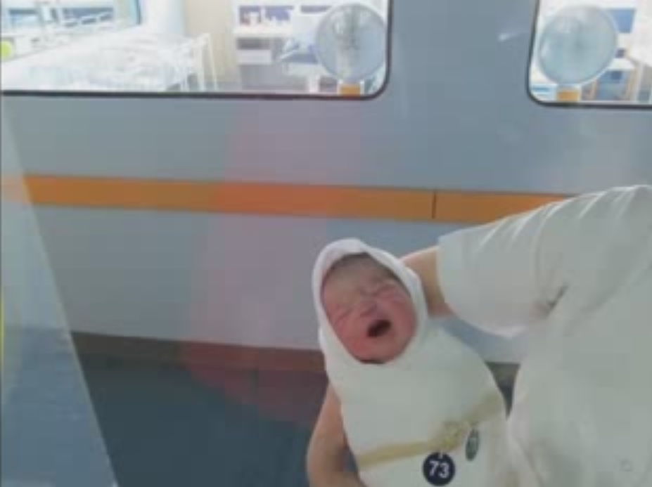 Вижте сина на Новак Джокович! (ВИДЕО)
