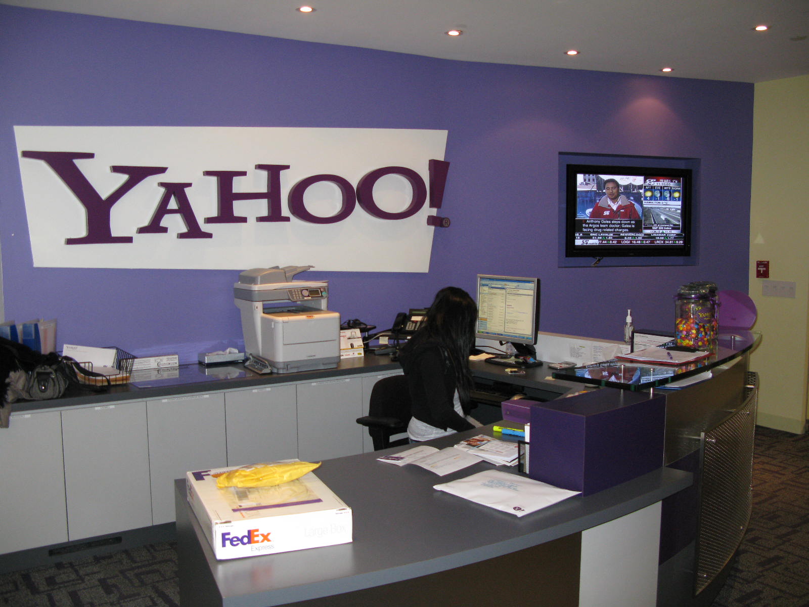 Yahoo се облажи от дела си в Alibaba