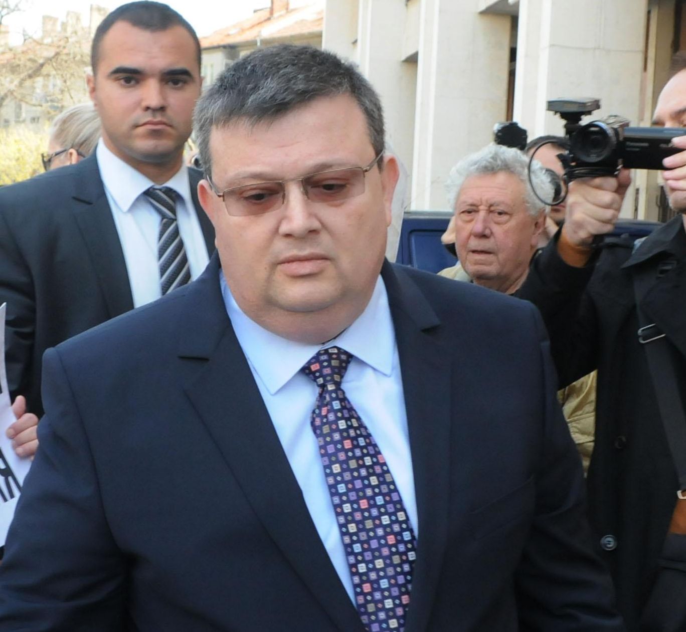 Цацаров поиска имунитета и на социалиста Манол Генов 