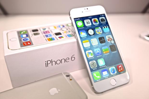 iPhone съживил световната икономика