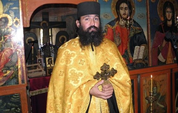 Непокорният отец: Защо забраниха на Никанор да проповядва